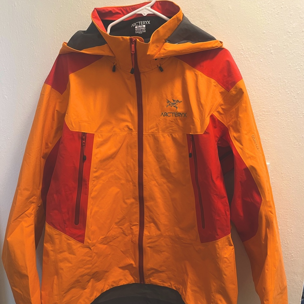 Arc’teryx Mens Beta AR Jacket XL NWOT